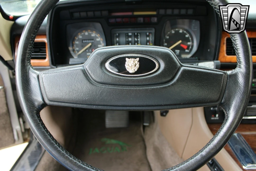 1988 Jaguar XJS Convertible - Image 12 of 12