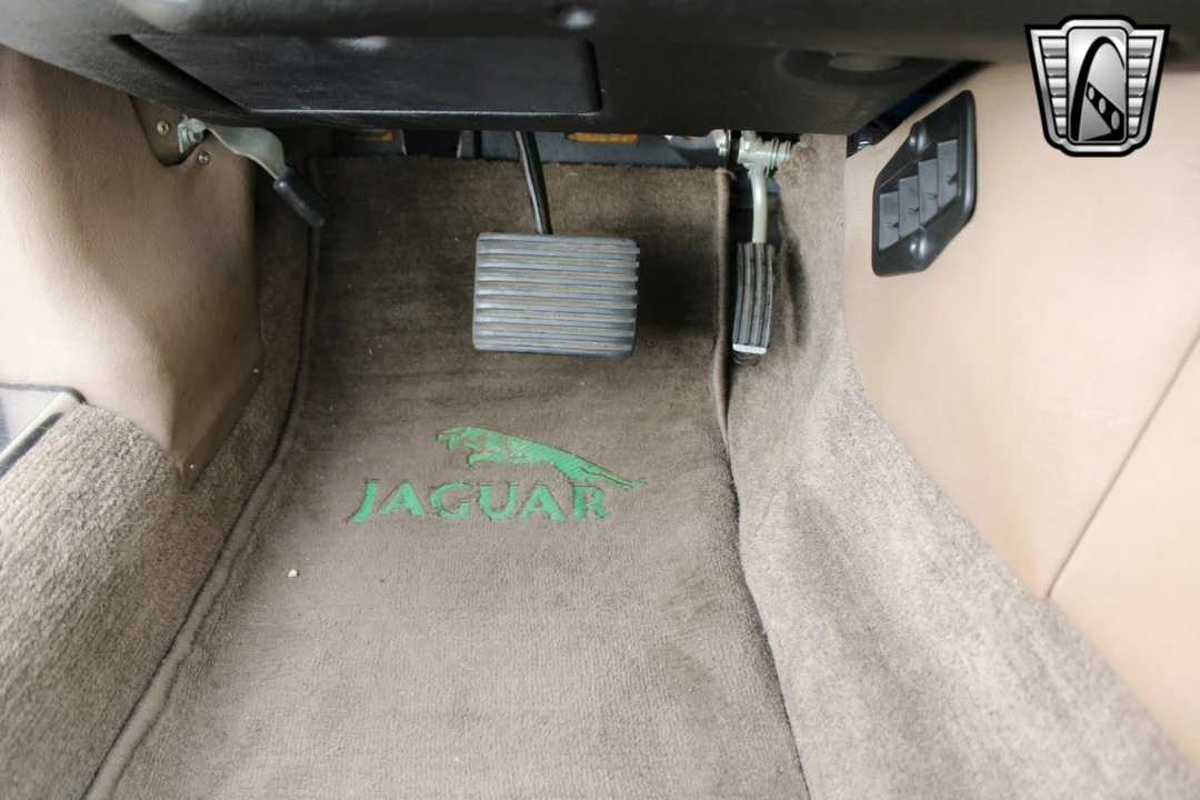 1988 Jaguar XJS Convertible - Image 14 of 21