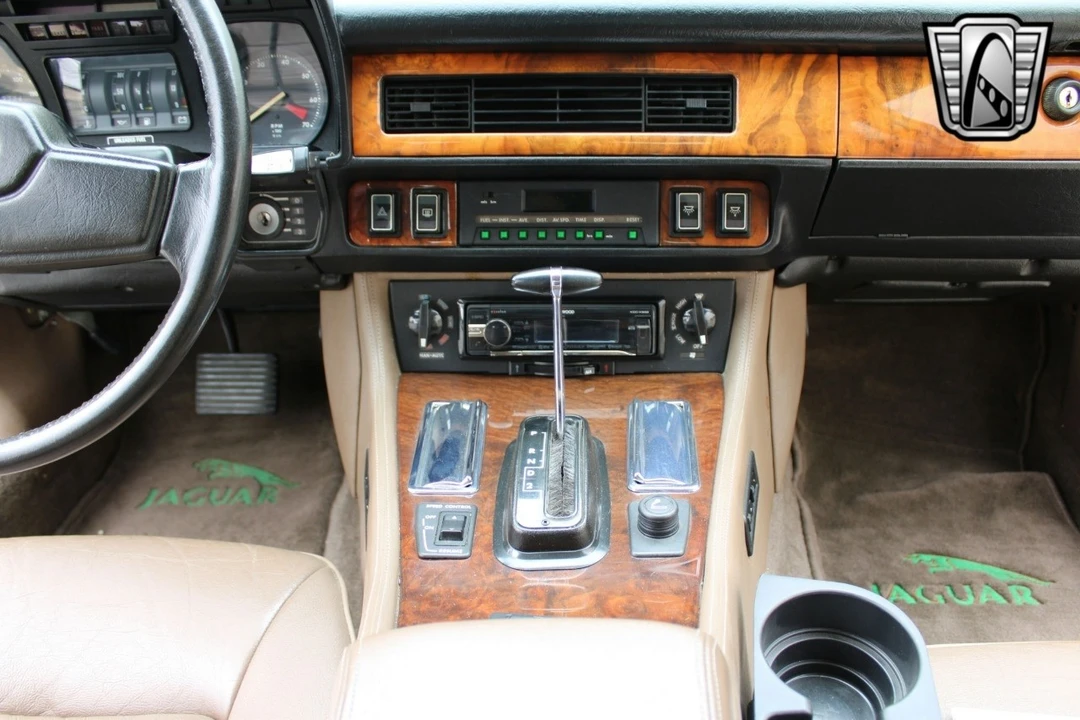 1988 Jaguar XJS Convertible - Image 18 of 21