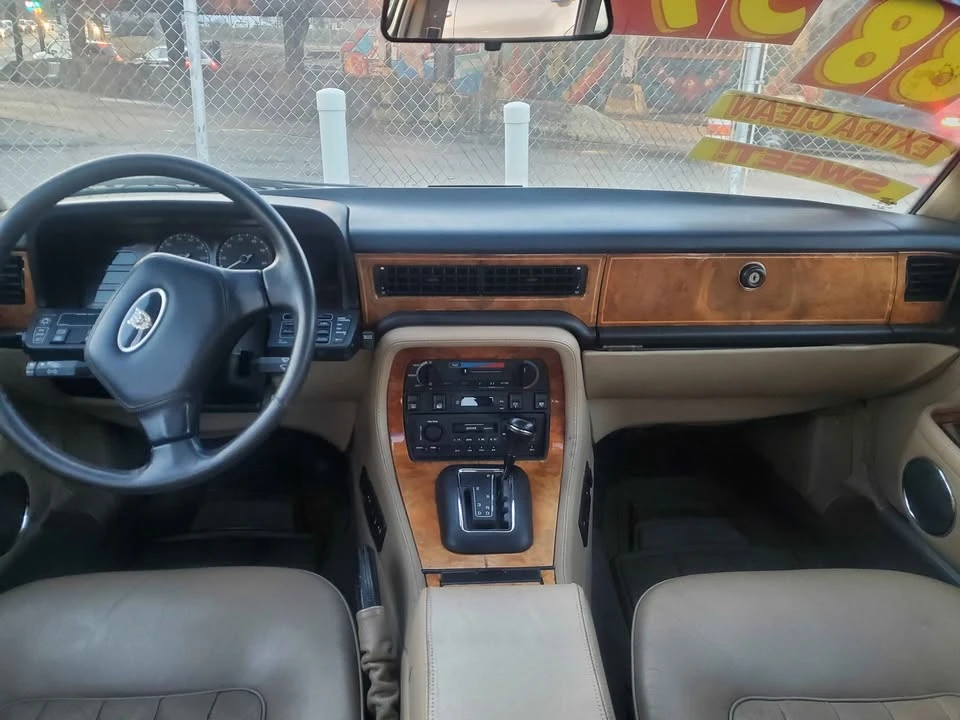 1988 Jaguar XJ40 XJ - Image 6 of 11
