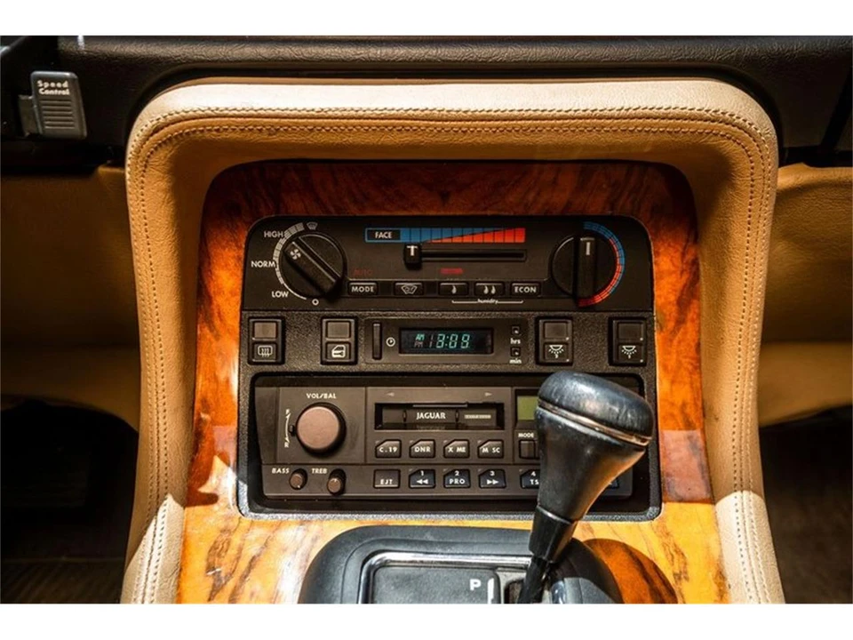 1988 Jaguar XJ40 XJ - Image 16 of 31