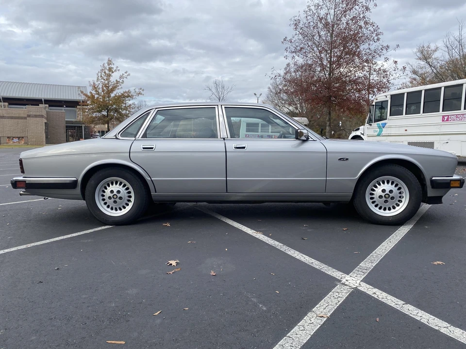 1988 Jaguar XJ40 XJ - Image 7 of 31