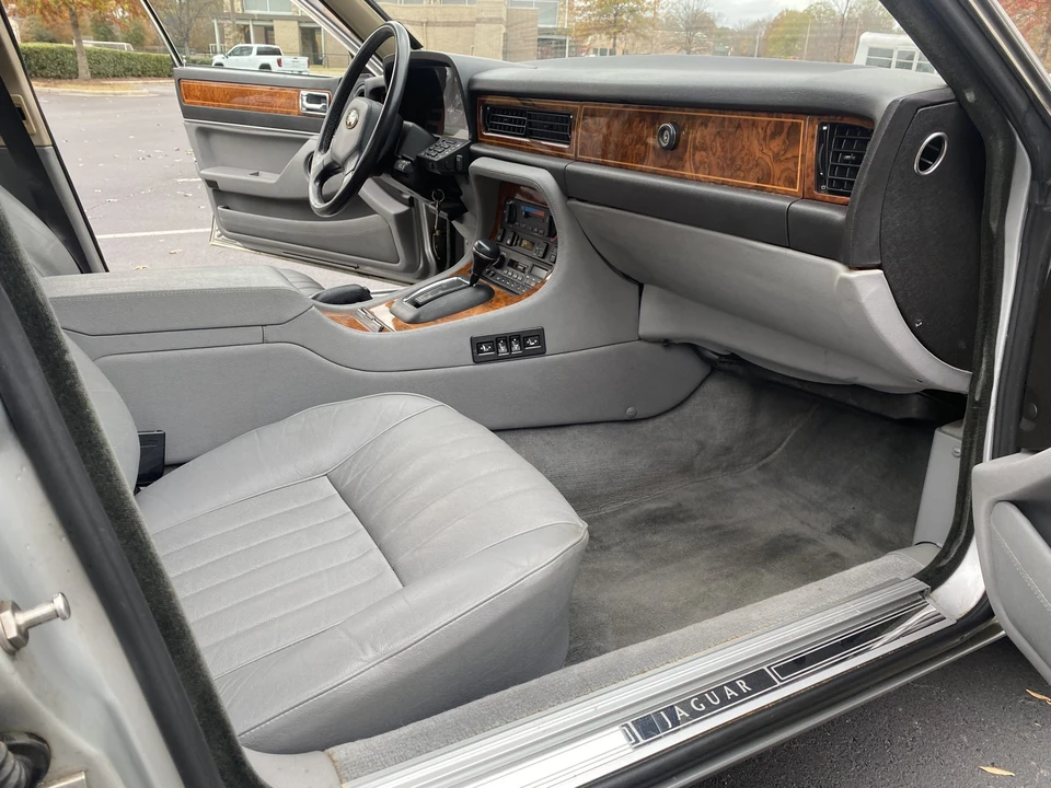 1988 Jaguar XJ40 XJ - Image 31 of 31
