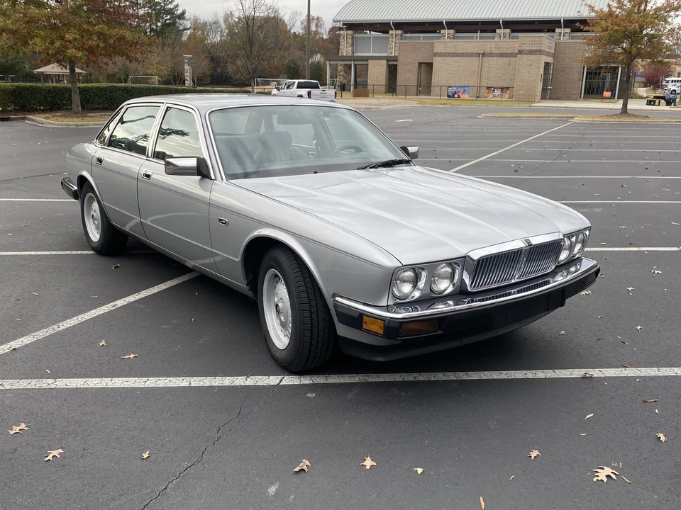 1988 Jaguar XJ40 XJ - Image 2 of 31