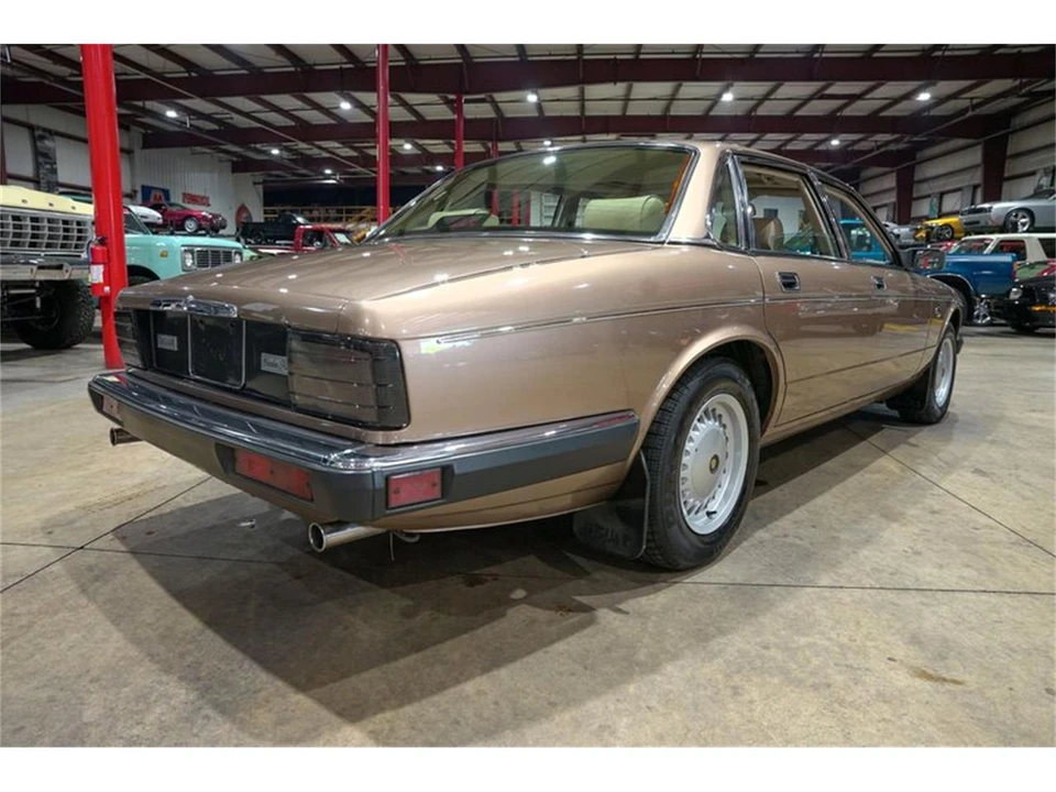 1988 Jaguar XJ40 XJ - Image 8 of 31