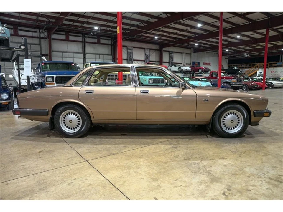 1988 Jaguar XJ40 XJ - Image 10 of 31