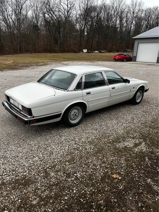 1988 Jaguar XJ40 XJ - Image 4 of 12