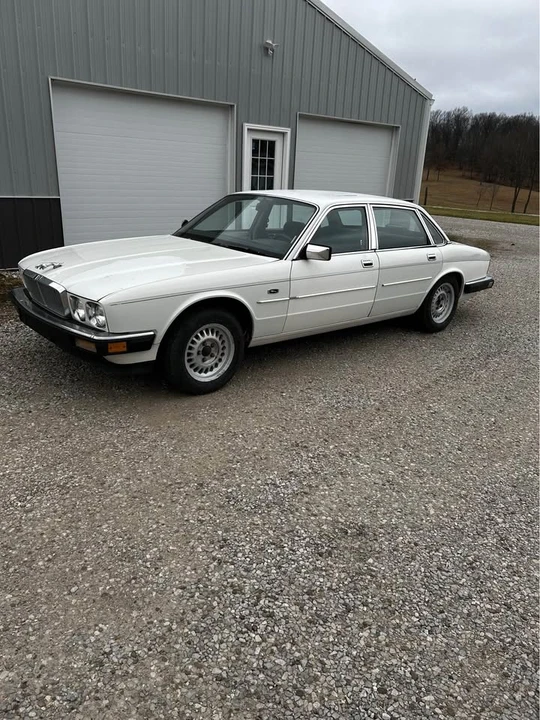 1988 Jaguar XJ40 XJ - Image 2 of 12