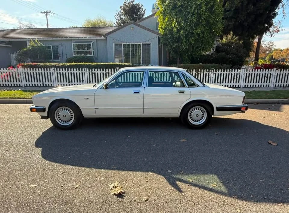 1988 Jaguar XJ40 XJ - Image 3 of 12