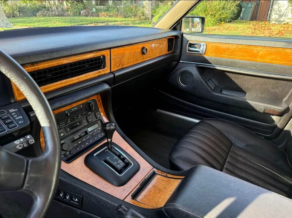 1988 Jaguar XJ40 XJ - Image 8 of 12