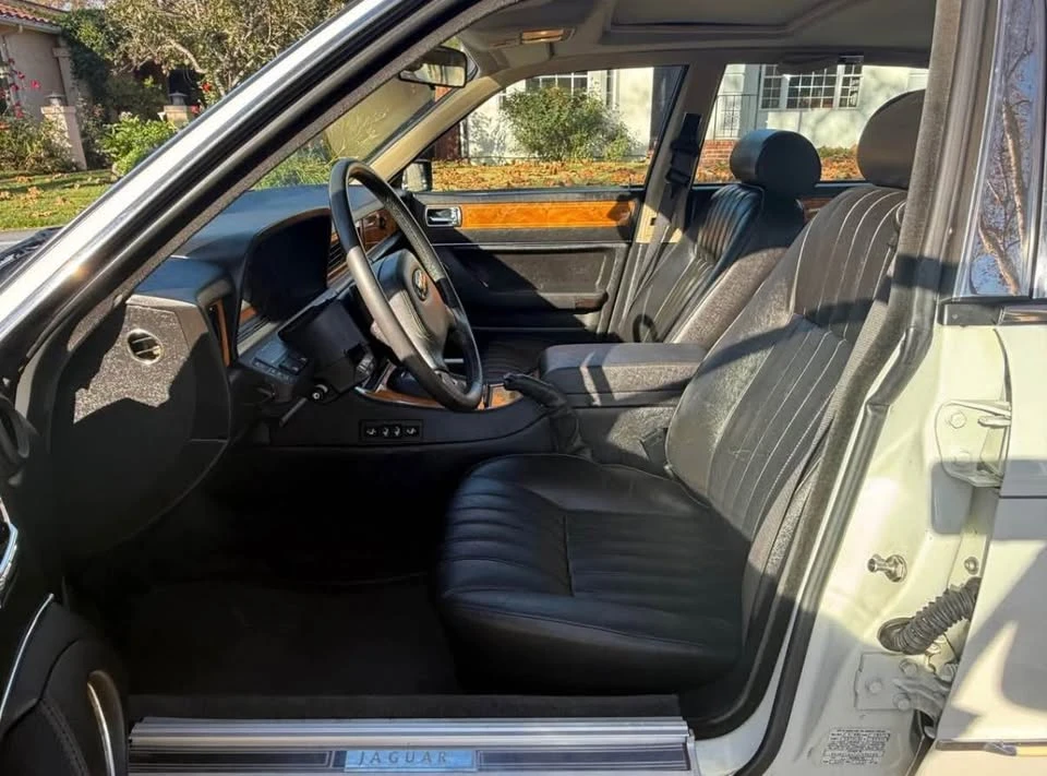 1988 Jaguar XJ40 XJ - Image 6 of 12