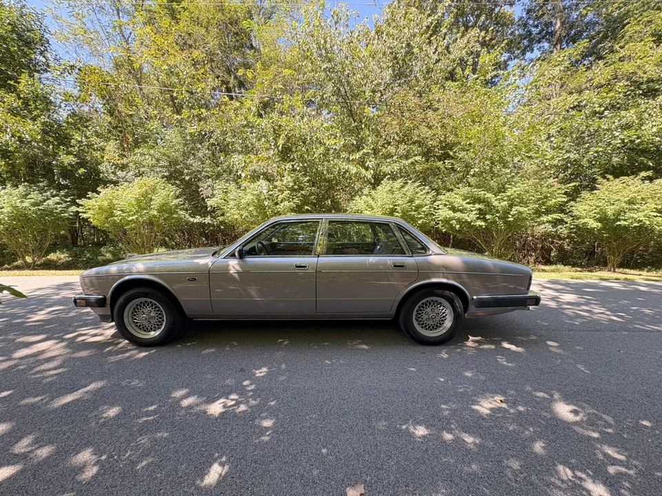 1988 Jaguar XJ40 XJ - Image 8 of 31