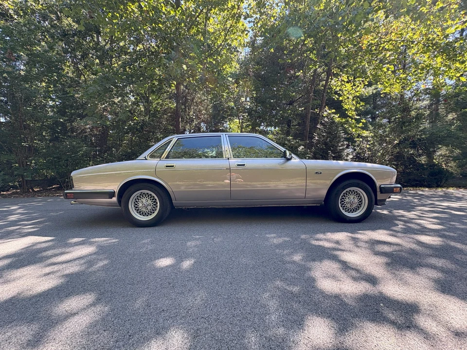 1988 Jaguar XJ40 XJ - Image 13 of 31