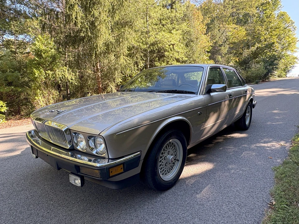 1988 Jaguar XJ40 XJ - Image 6 of 31