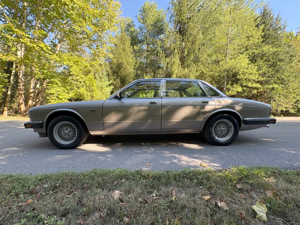 1988 Jaguar XJ40 XJ - Image 7 of 31