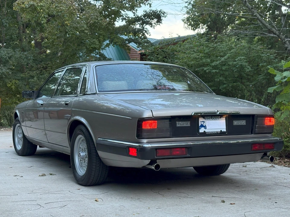 1988 Jaguar XJ40 XJ - Image 17 of 31