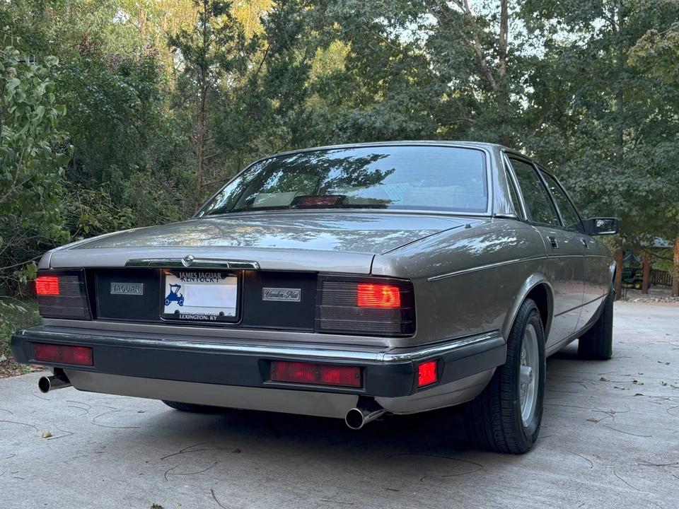 1988 Jaguar XJ40 XJ - Image 19 of 31