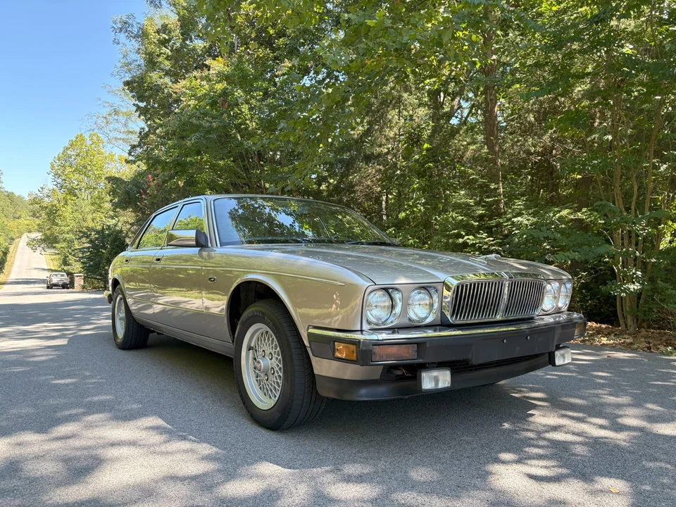 1988 Jaguar XJ40 XJ - Image 2 of 31