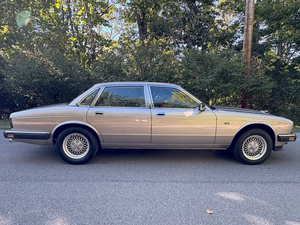 1988 Jaguar XJ40 XJ - Image 12 of 31