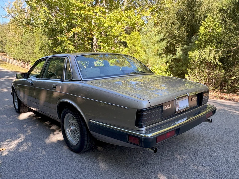1988 Jaguar XJ40 XJ - Image 9 of 31