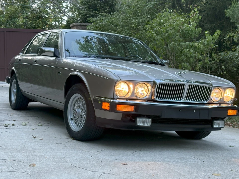 1988 Jaguar XJ40 XJ - Image 14 of 31