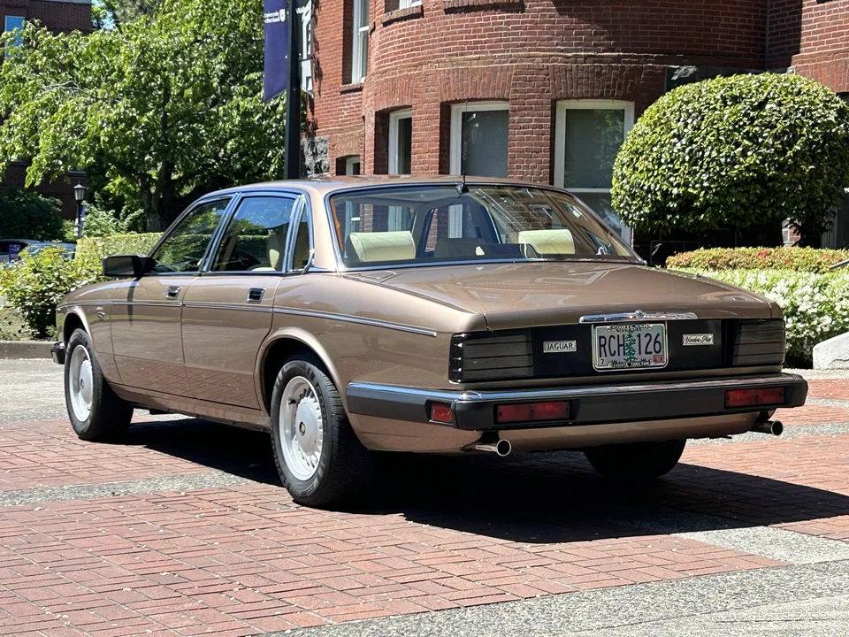 1988 Jaguar XJ Series 3 - Image 8 of 31