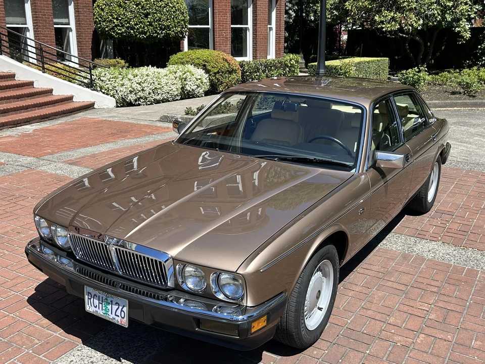 1988 Jaguar XJ Series 3 - Image 2 of 31