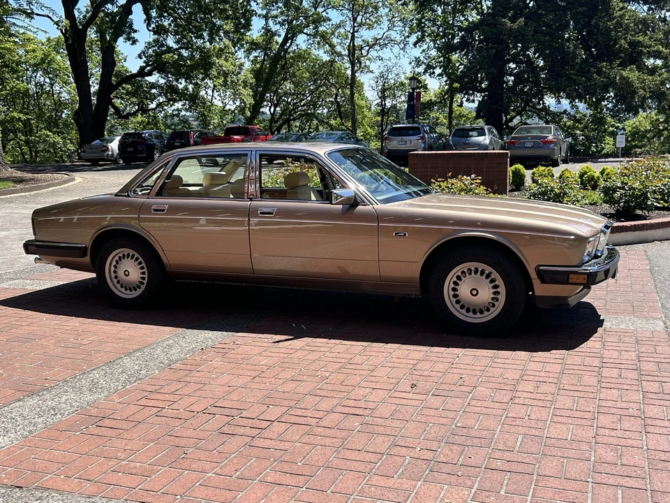 1988 Jaguar XJ Series 3 - Image 18 of 31