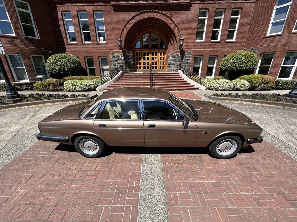 1988 Jaguar XJ Series 3 - Image 15 of 31