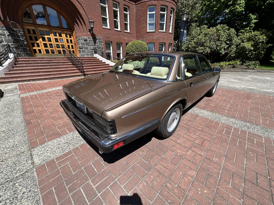1988 Jaguar XJ Series 3 - Image 14 of 31