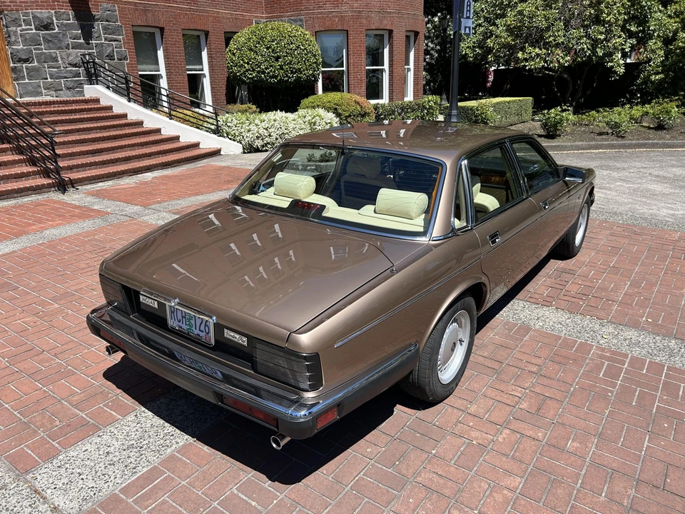 1988 Jaguar XJ Series 3 - Image 13 of 31