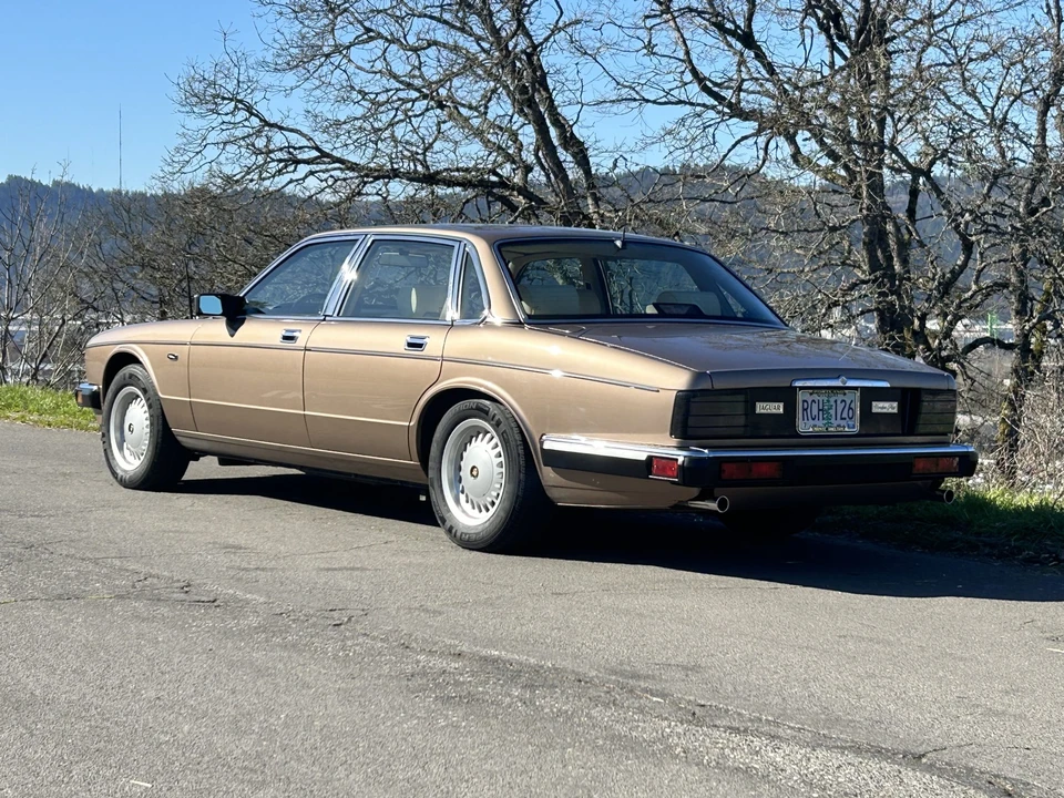 1988 Jaguar XJ Series 3 - Image 30 of 31
