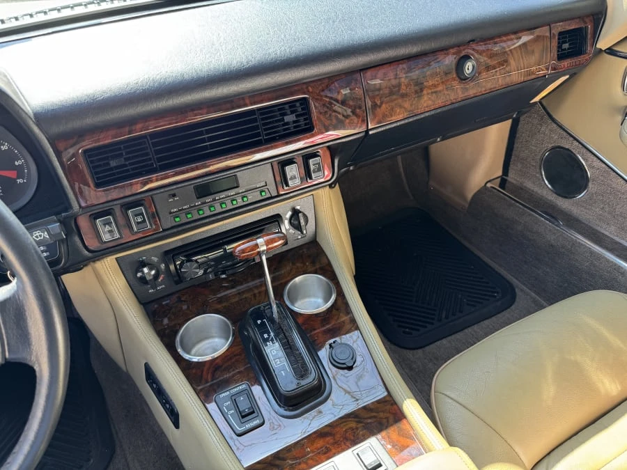 1988 Jaguar XJS - Image 11 of 12
