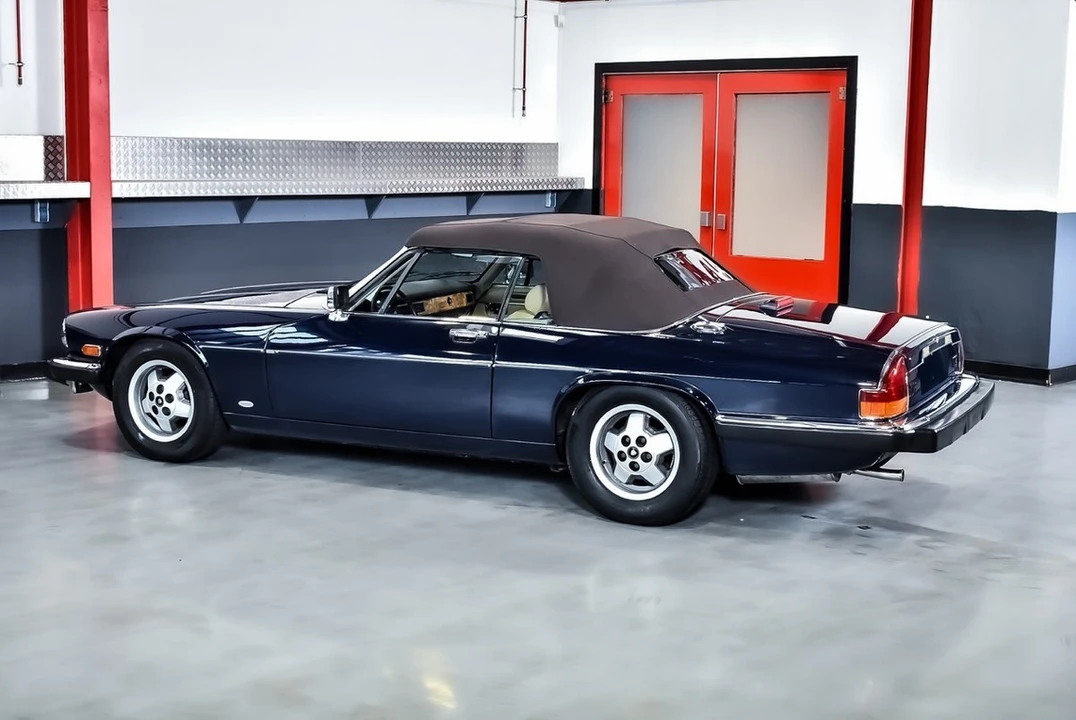 1988 Jaguar XJS Convertible - Image 29 of 30