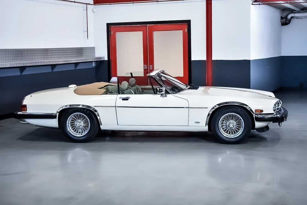 1988 Jaguar XJS Convertible - Image 10 of 30