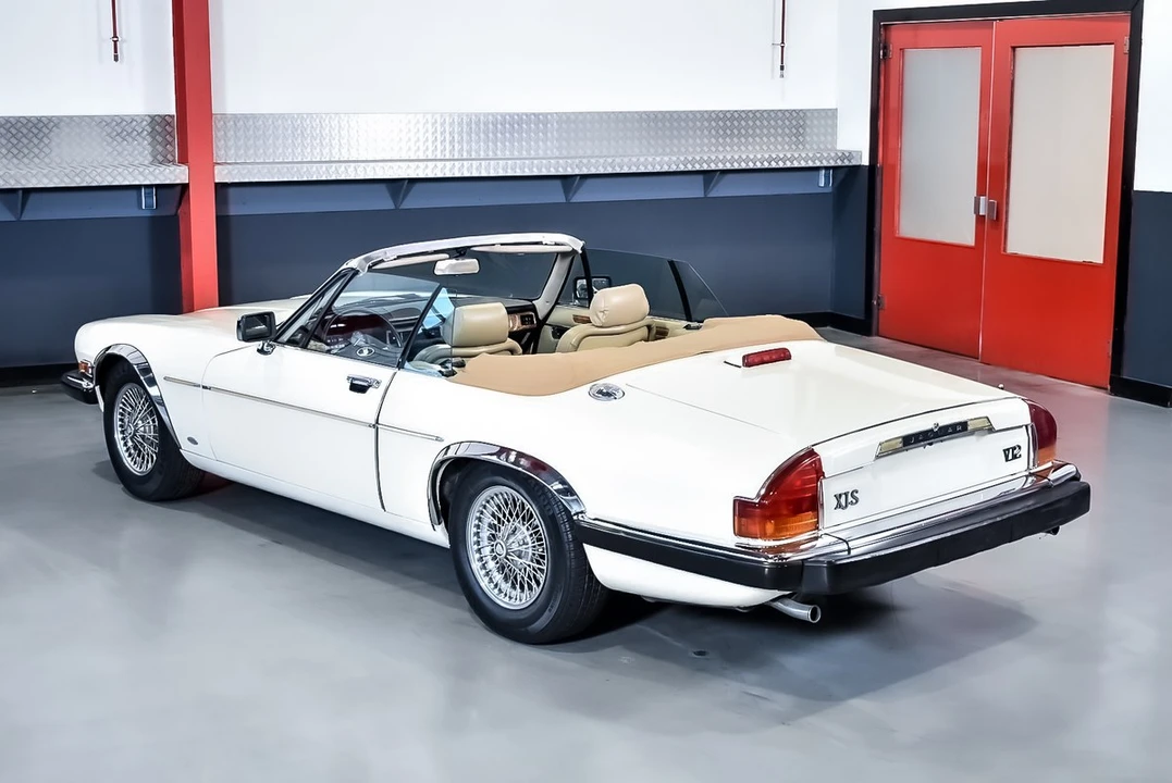 1988 Jaguar XJS Convertible - Image 15 of 30