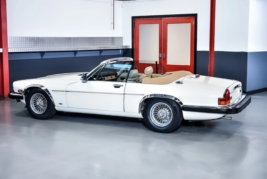 1988 Jaguar XJS Convertible - Image 17 of 30