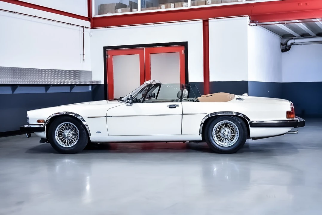 1988 Jaguar XJS Convertible - Image 19 of 30