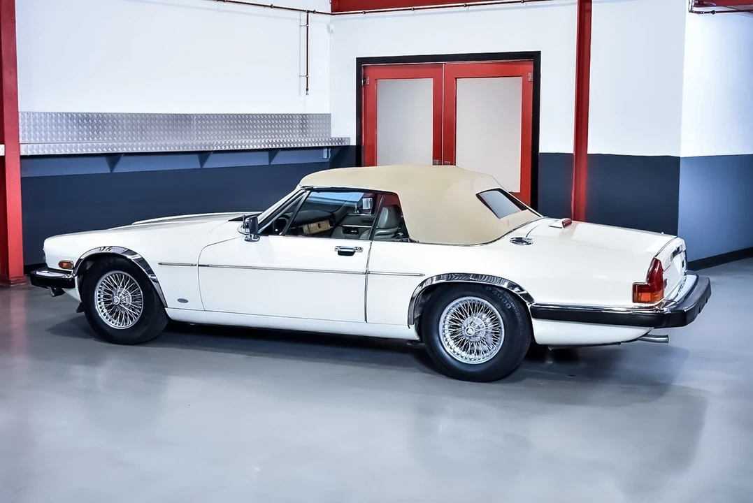 1988 Jaguar XJS Convertible - Image 23 of 30