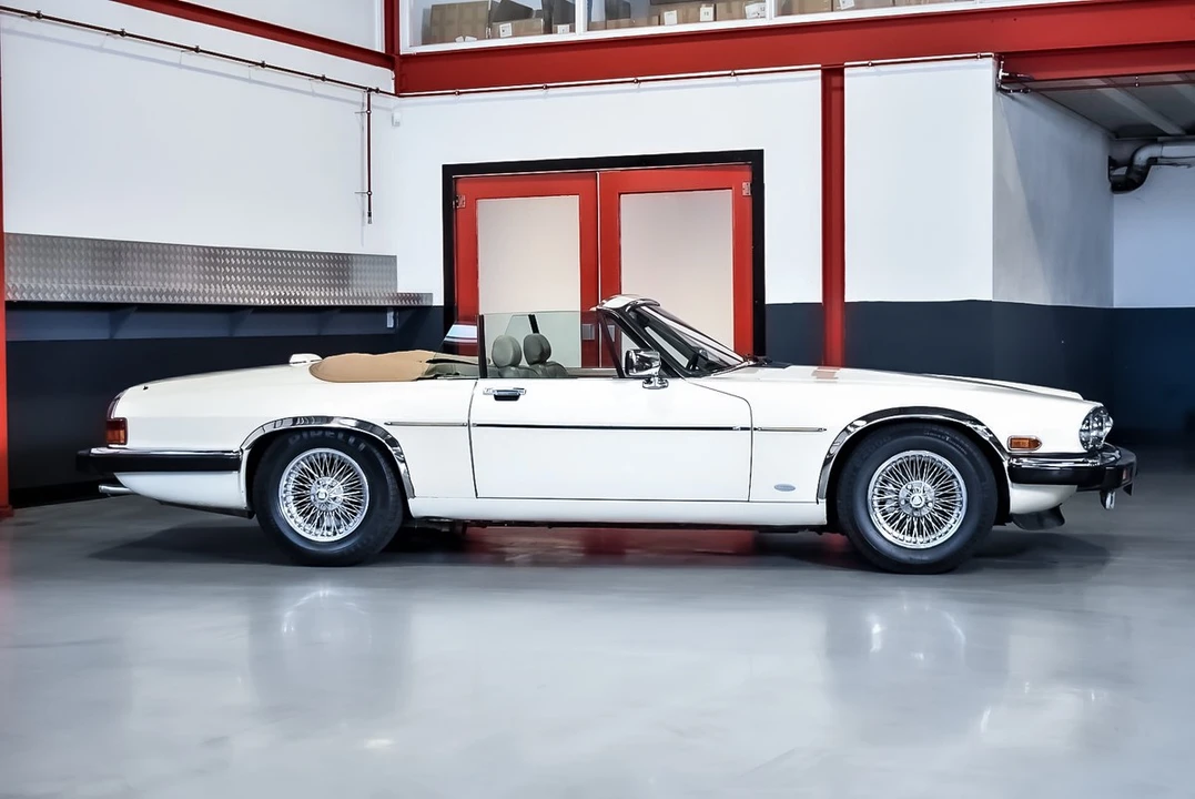 1988 Jaguar XJS Convertible - Image 11 of 30