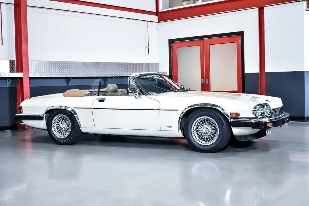 1988 Jaguar XJS Convertible - Image 9 of 30