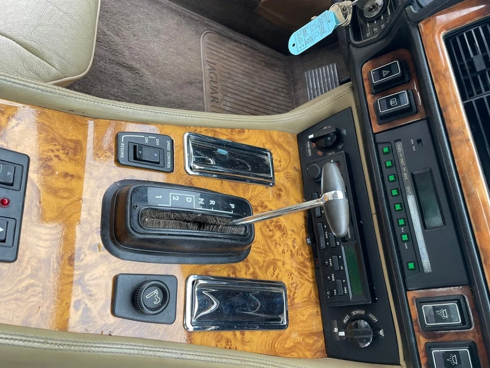 1988 Jaguar XJS Pre-Facelift V12 - Image 19 of 30