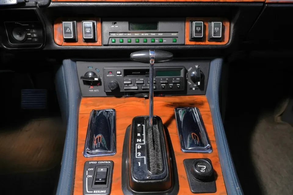 1988 Jaguar XJS Convertible - Image 8 of 16