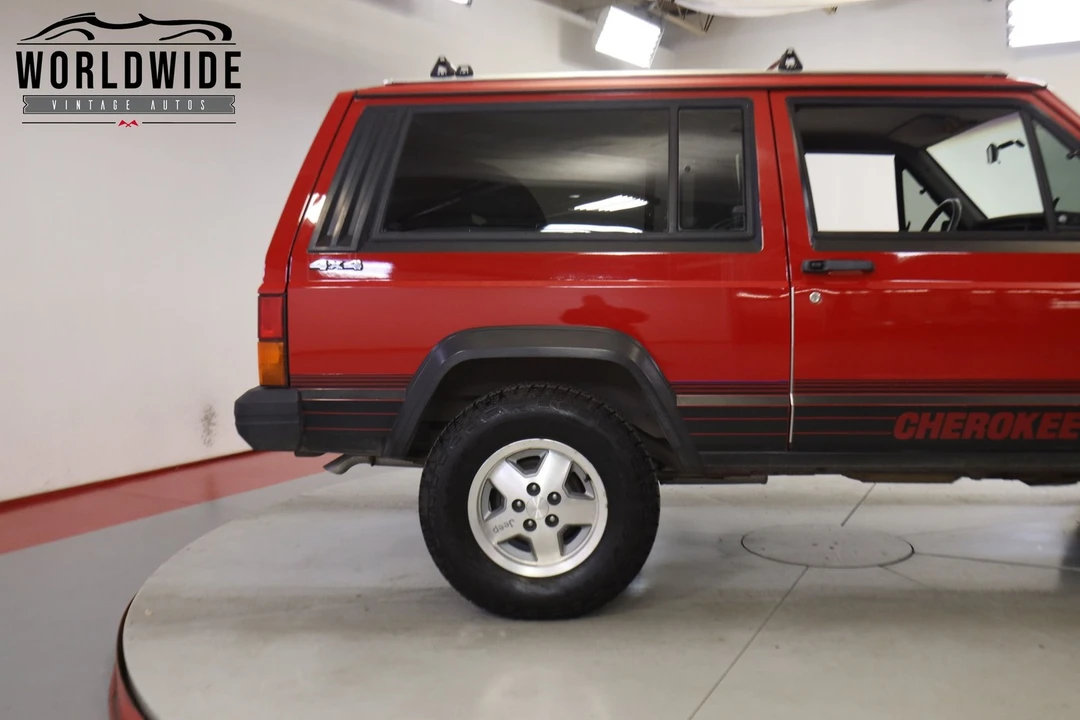 1988 Jeep XJ Cherokee - Image 9 of 12