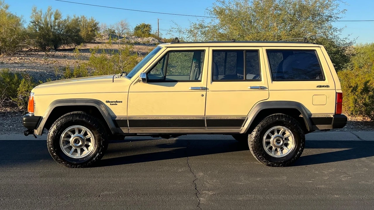1988 Jeep XJ Cherokee - Image 2 of 10