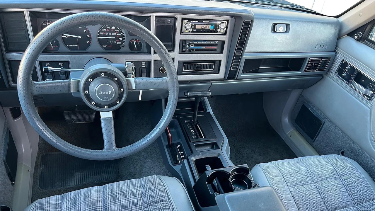 1988 Jeep XJ Cherokee - Image 5 of 10