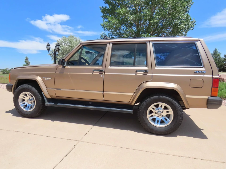 1988 Jeep XJ Cherokee - Image 15 of 31