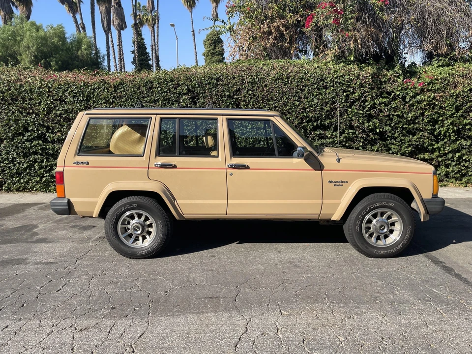 1988 Jeep XJ Cherokee - Image 11 of 31