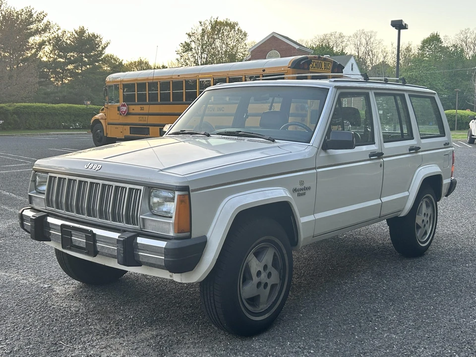 1988 Jeep XJ Cherokee - Image 12 of 31