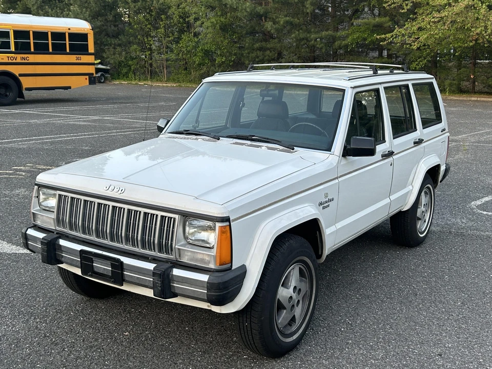 1988 Jeep XJ Cherokee - Image 11 of 31